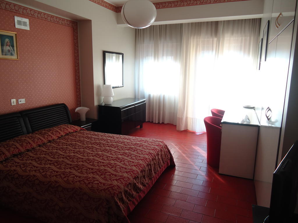 Hotel Ristorante Mommo Polistena Δωμάτιο φωτογραφία
